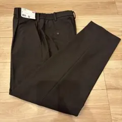 タックテーパードパンツ