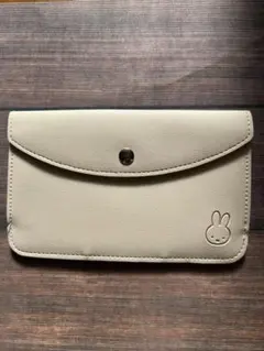 ミッフィー　レザー調ポーチ　ESSE付録