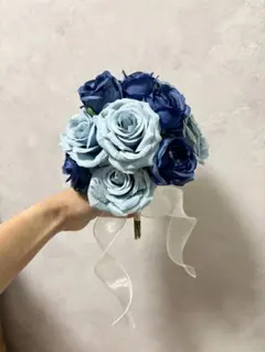 グリッターローズ 青いバラ 花束 造花 蝶々飾り 誕生日 記念日