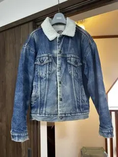 LEVI’S ボア襟付きデニムジャケット