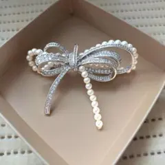シルバー　スワロフスキー　天然真珠　ブローチ 　リボンブローチ