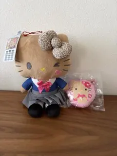 新品 ハローキティ ビッグポーチ ギャル&クッションキーホルダー