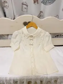 Ank Rougeクリーム色 半袖ブラウス レース装飾