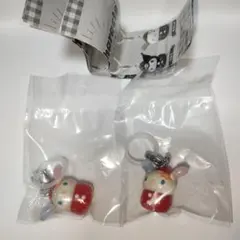 サンリオキャラクターズ　いちごめじるしアクセサリー　ウサハナ2個セット