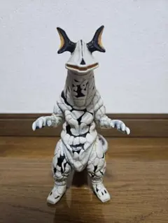 ウルトラソフビシリーズ特撰 マケット怪獣 リムエレキング 蓄光