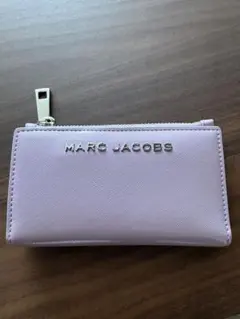 2025年最新】marc jacobs 財布 二つ折りの人気アイテム - メルカリ