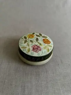 パリ蚤の市購入】VICHY-ÉTAT パスティーユ缶 フランス ヴィンテージ 