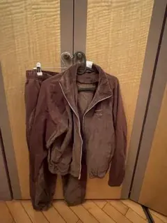 NIKE ブラウンセットアップ（ジャケット＆パンツ）