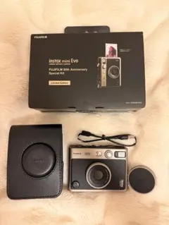 instax mini Evo 限定版 90周年記念キット（ゴールド）