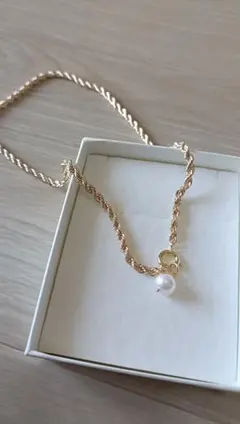 Item thumbnail for item c0f33cf4-0878-449b-8beb-cbbd9dc3adb0