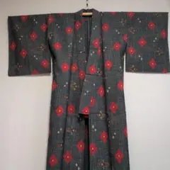 【未使用・しつけ糸付き】ウール 着物 絣柄 菱文様 レトロモダン 身丈156