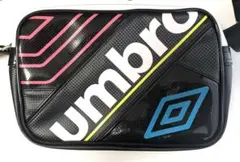 UMBRO ショルダーバッグ エナメル調 ブラックのサムネイル