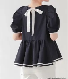 Fit more 2段フリルバックリボンパイピングトップス ネイビー