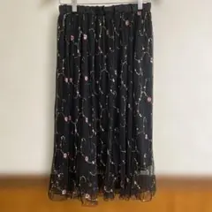 ブラック花柄刺繍ロングスカート　L