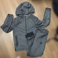 NIKEテック セットアップ パーカー パンツのサムネイル