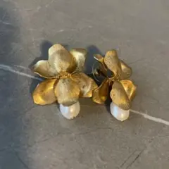 【美品】Bijou Holic ビジューホリック　真鍮フラワーフレアピアス