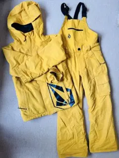 値下げしました。VOLCOM スノーボードウェア セット