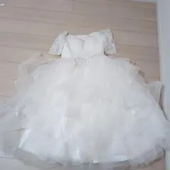 オフショルダー ホワイトウェディングドレス