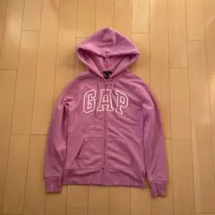 ピンクジップパーカー