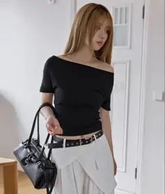 ユヌマンション オフショルダー 半袖 Tシャツ ブラックのサムネイル
