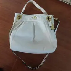再値下げコーチ 白ショルダーバック 春夏用 斜め掛け