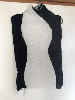 イッセイミヤケ 黒白トップ