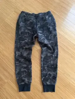 メンズNIKE迷彩柄スウェットパンツ