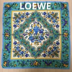 LOEWE ロエベ　シルク　スカーフ　イタリア製　大判　総柄　花柄　果実柄　鳥のサムネイル