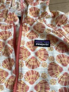 patagonia フード付きジャケット 100のサムネイル