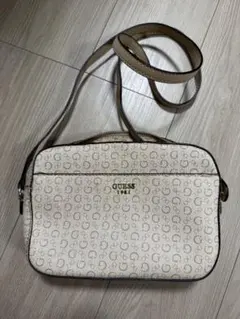 GUESS ショルダーバッグ ベージュ 総柄