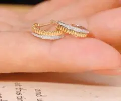 《SALE》スターリングシルバー S925ピアス（新品未使用）専用ケース付き