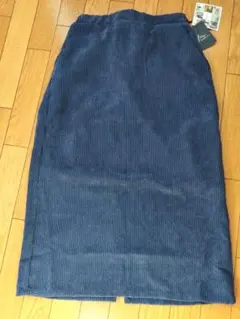 値下コーデュロイ タイトスカート ダークブルーしまむら