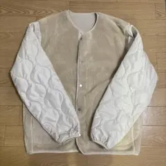 ベージュ フリースジャケット ボタン付き