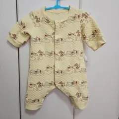 ユニクロ　キルティングロンパース　プーさん　60