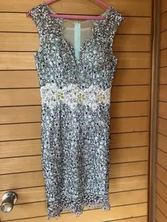 花柄レースドレス