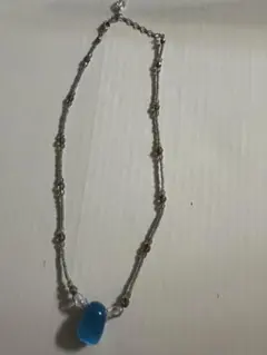 ビーズネックレス　ブルーストーン　青い石付きネックレス　カジュアルデザイン