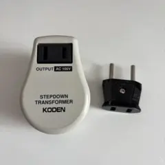 海外旅行用プラグアダプター