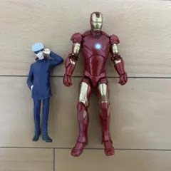 アイアンマンとキャラクターのフィギュアセット