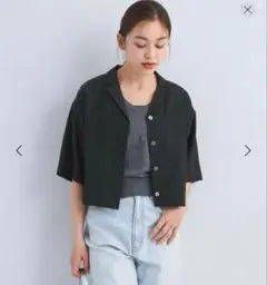 美品　ブラック クロップドシャツ
