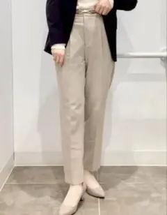 ユニクロ　起毛タックテーパードパンツ