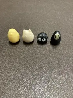 ジブリ　置物