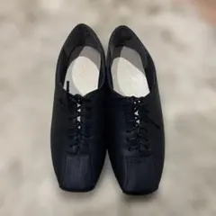 ブラックレザー レースアップパンプス