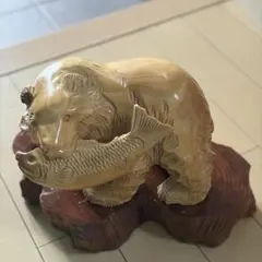 【美品】木彫りの熊 鮭くわえ 白木仕上げ 北海道 民芸品 置物 作家物