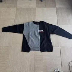 CHRN. グレー/黒 ストライプ トレーナー