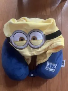 飛行機グッズミニオン フード付きネックピロー AVL