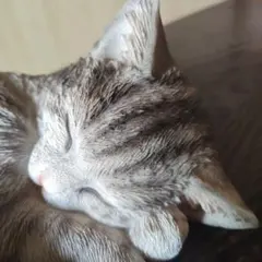 レトロ　陶器製　リアル眠り猫　置物 27㌢