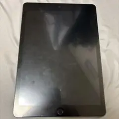 ueto01様 iPad 8世代 美品 バッテリー良品 イヤホン、ケース 本体