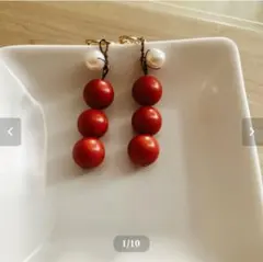 あこや本真珠と大粒赤珊瑚のモダンイヤリング