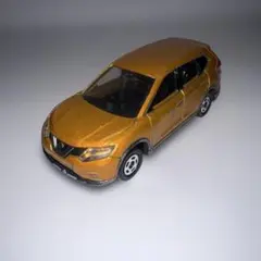 トミカ　日産エクストレイル