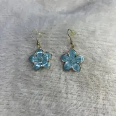 水色花形フックピアス